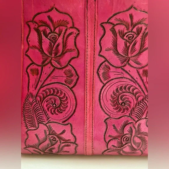 Authentic leather pink purse - Picture 3 of 15